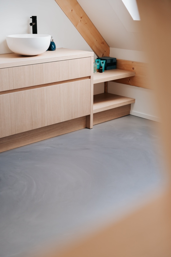 Gietvloer-meerkleurig-betonlook-12