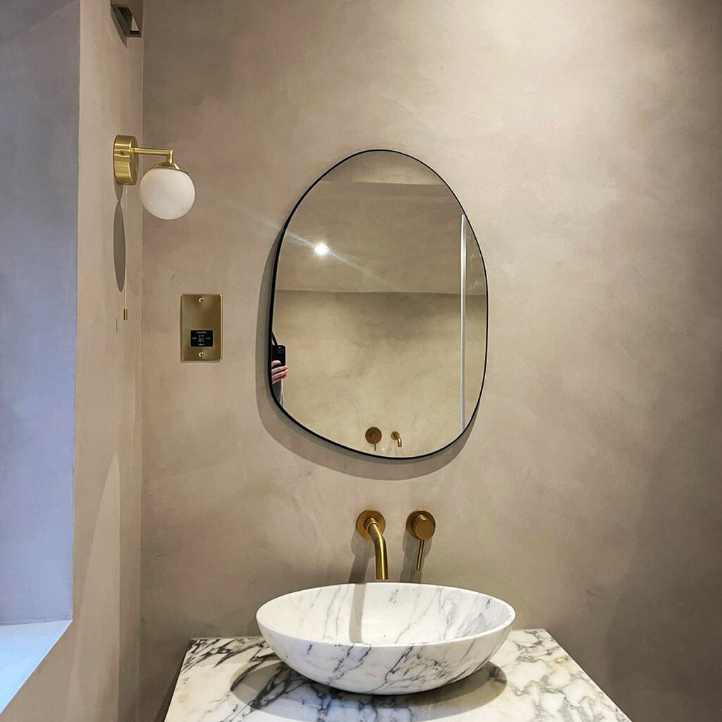 microcement wand badkamer