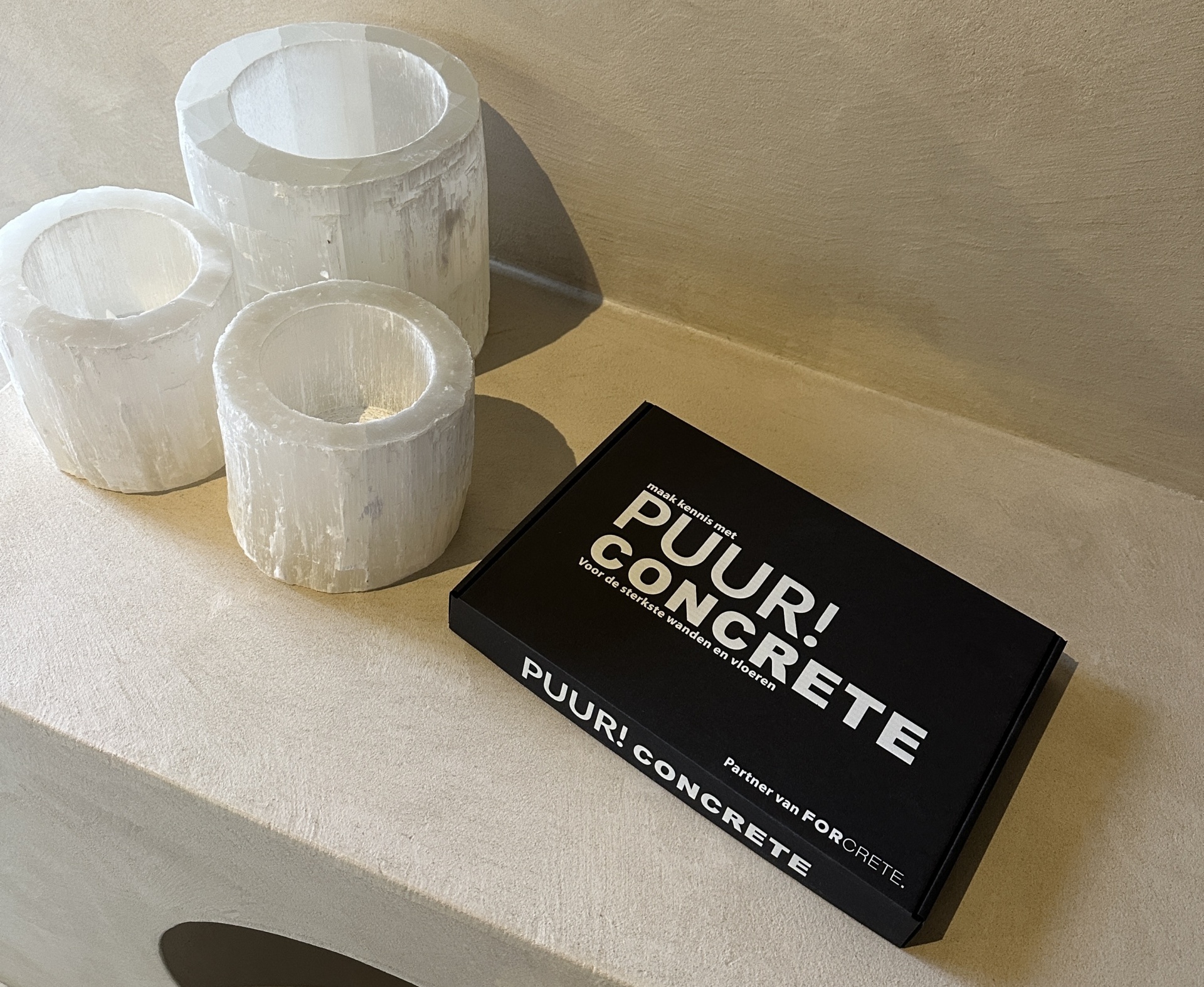 Gratis aan te vragen stalenkit over Concrete microcement voor architecten en stylisten