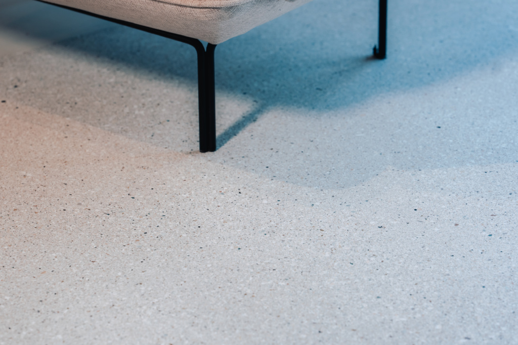 Gietvloer met spikkels